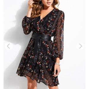 Guess nwt missing belt twisted vine print dress